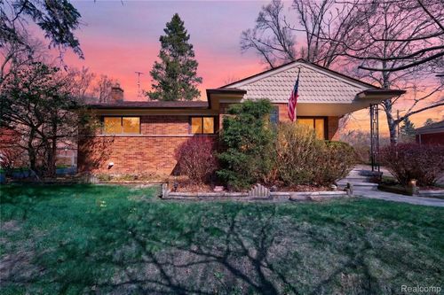 17198 Macarthur Street, Redford Charter Township, MI, 48240 | Card Image