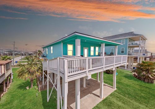 130 Coral Ct, Surfside Beach, TX, 77541-6915 | Card Image