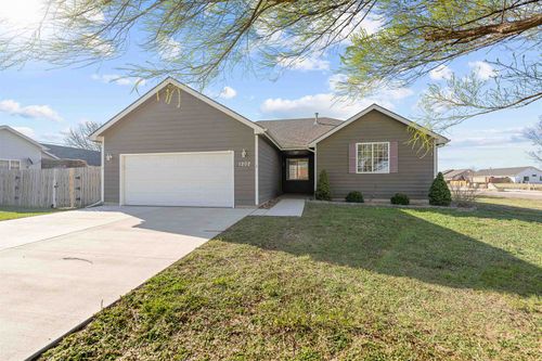 1202 Sapphire Ln, Lindsborg, KS, 67456-1827 | Card Image