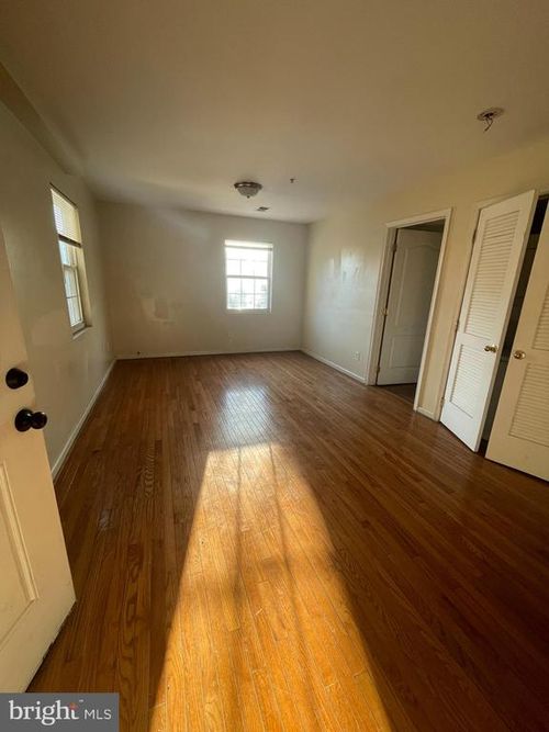 apt-103-612 Eastern Ave Ne, WASHINGTON, DC, 20019-2811 | Card Image