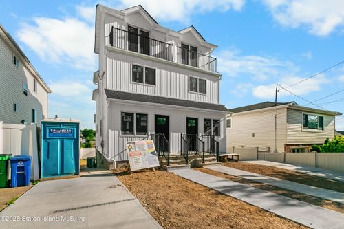 212 Holden Blvd, Staten Island, NY, 10314-5157 | Card Image