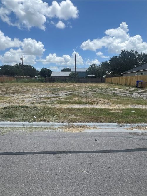 3622 Rebecca Dr, Corpus Christi, TX, 78410-4319 | Card Image