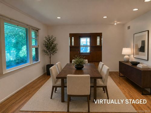 2 Livingston Rd, Scarsdale, NY, 10583-6818 | Card Image