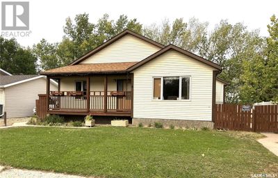 319 Barsness Bay, House other with 6 bedrooms, 2 bathrooms and null parking in Richmound SK | Image 1