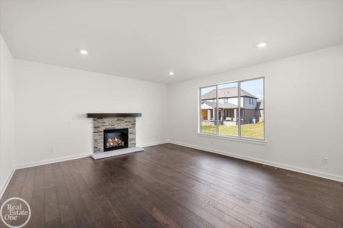 lot-37-22121 Tahquamenon Ct, Macomb, MI, 48042-1748 | Card Image