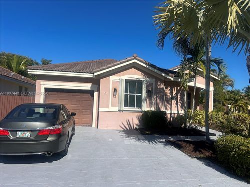 7729 Nw 194th Ter, Hialeah, FL, 33015-6427 | Card Image