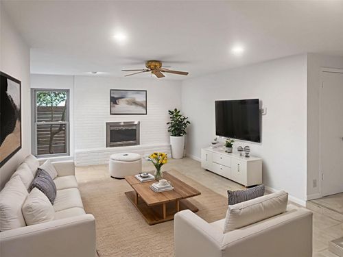 11802 Highland Oaks Trl, Austin, TX, 78759-2407 | Card Image