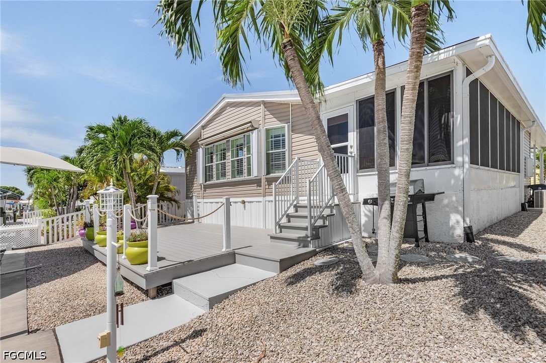Residential Lease in St James City 4