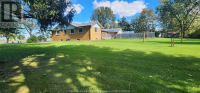 7155 7 Th Concession Rd, House other with 3 bedrooms, 1 bathrooms and null parking in Amherstburg ON | Image 2