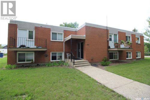 341 2nd St E, Shaunavon, SK, S0N2M0 | Card Image