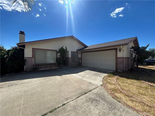 945 Sendero Ave, Escondido, CA, 92026-3159 | Card Image