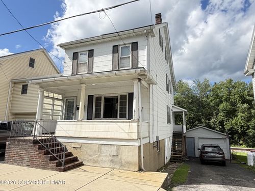 46 E Mill St, Nesquehoning, PA, 18240-1303 | Card Image