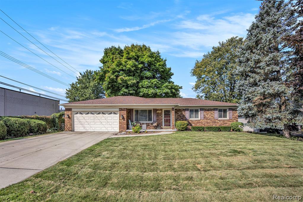 Corinthia Dr, Rochester Hills, MI 48309
