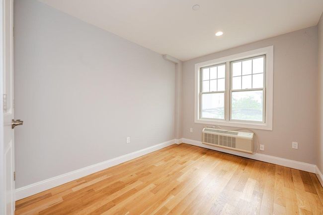 APT-204 - 661 W Broadway, Condo with 3 bedrooms, 2 bathrooms and null parking in Long Beach NY | Image 19
