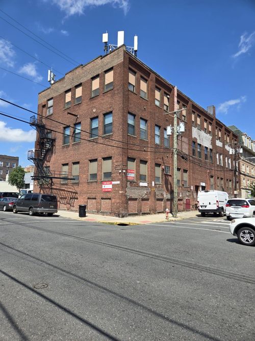 6101 Fillmore Pl, West New York, NJ, 07093-2905 | Card Image