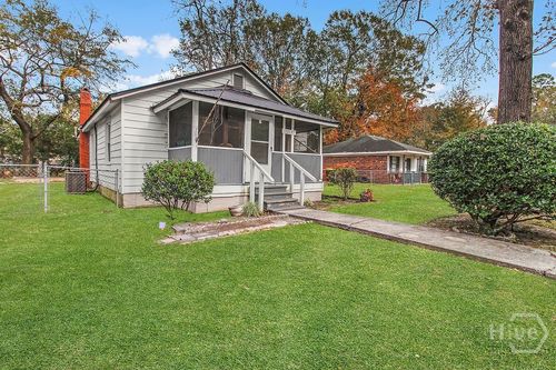 1212 E 70th St, Savannah, GA, 31404-5728 | Card Image