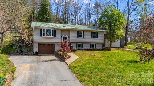 99 S Rowe Rd, Hendersonville, NC, 28792-9804 | Card Image