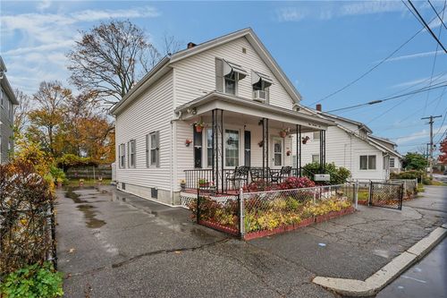 172 Ivy St, East Providence, RI, 02914-4308 | Card Image