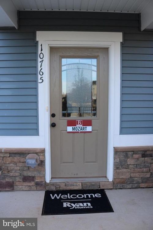10765 Hinton Way, MANASSAS, VA, 20112-5883 | Card Image