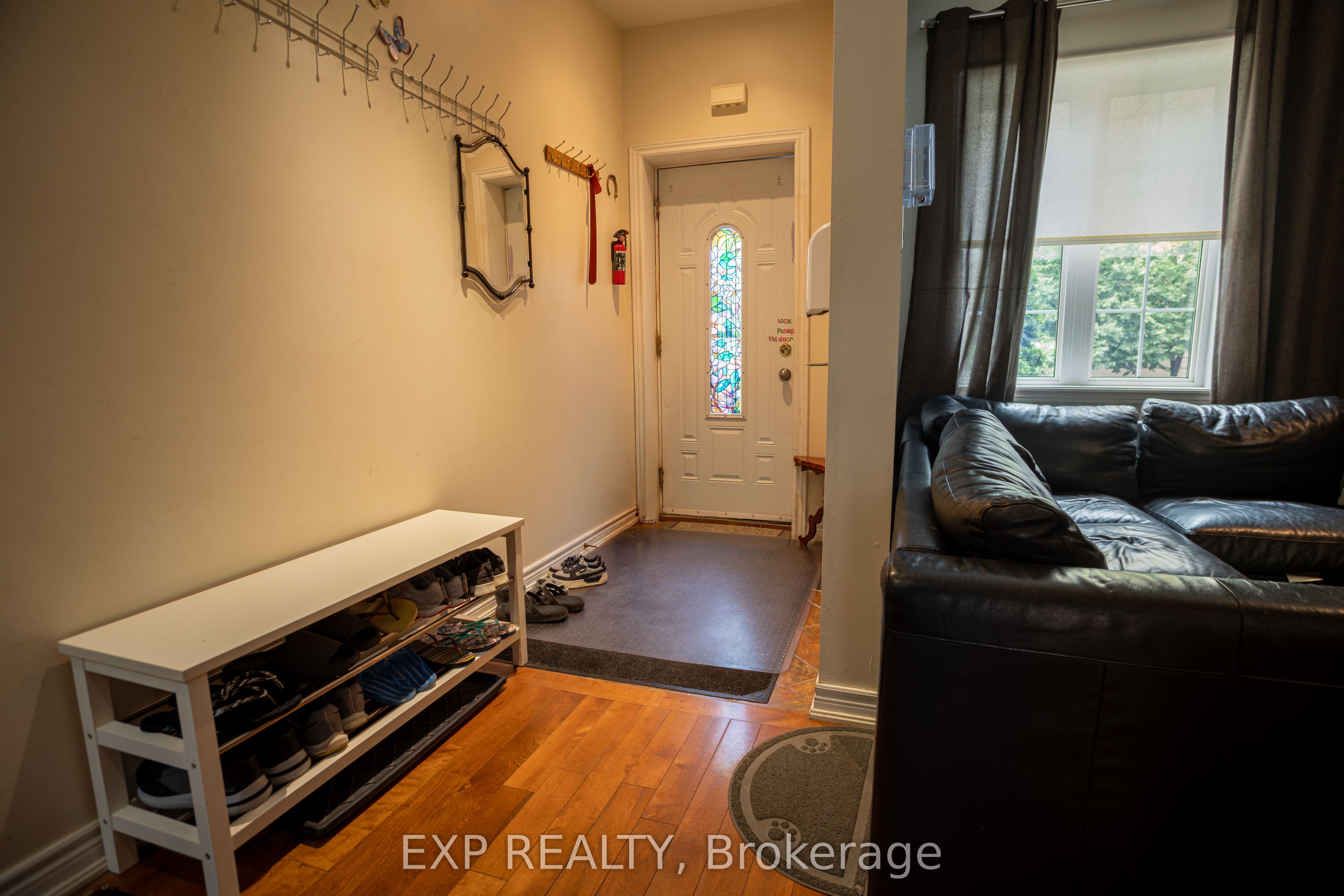 Residential in Toronto W02 3