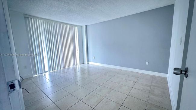 APT-403 - 4675 W 18 Th Ct, Condo with 2 bedrooms, 2 bathrooms and null parking in Hialeah FL | Image 8