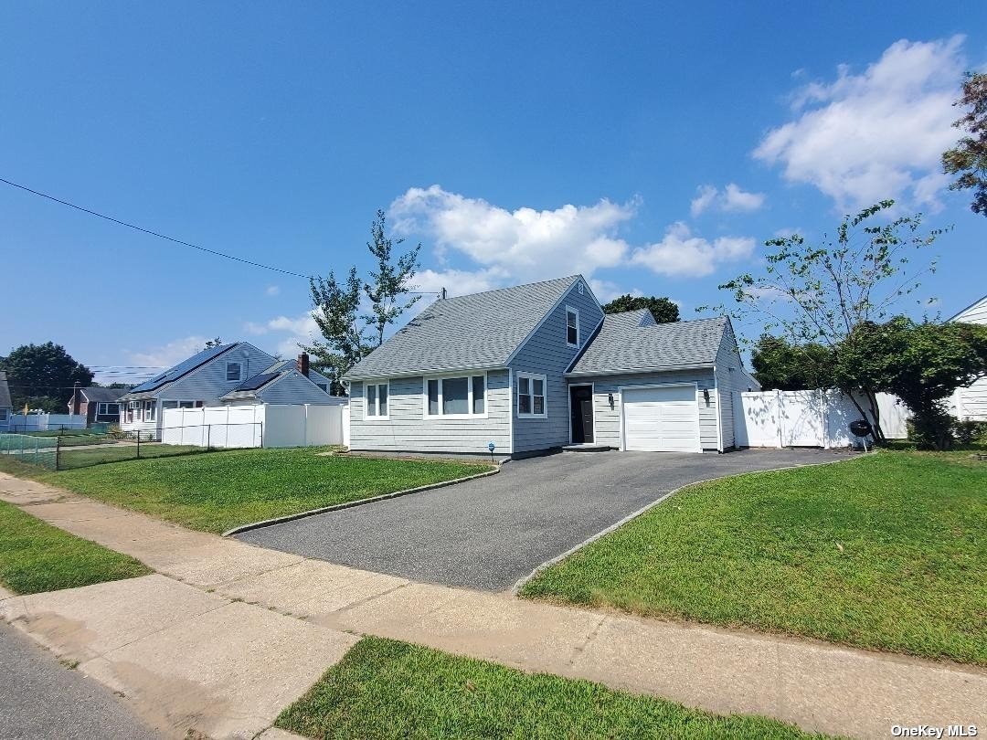 Camp Rd, Massapequa, NY 11758