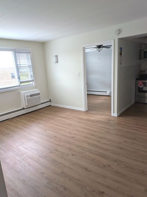 511-2035 W Granville Ave, Chicago, IL, 60659-3048 | Card Image