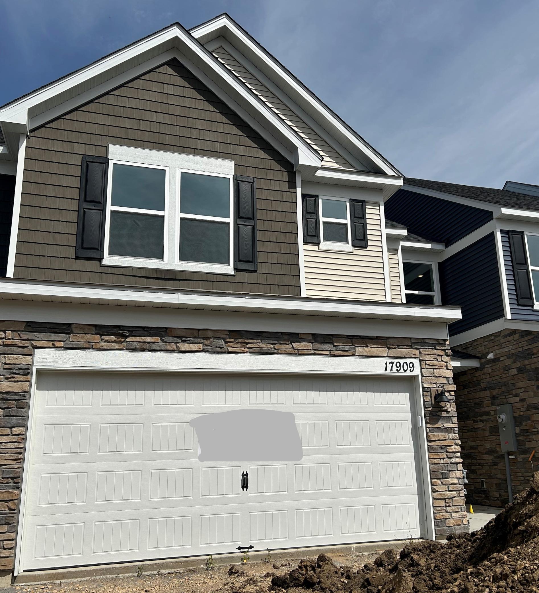 Giants Way, Lakeville, MN 55044
