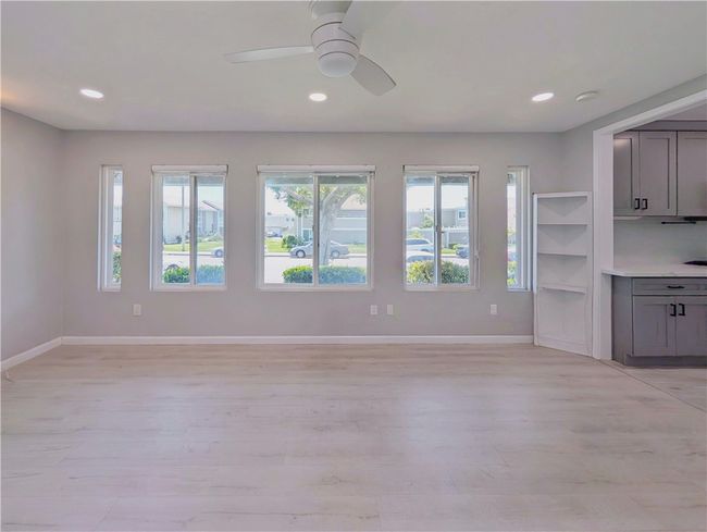 1 - 11 Oval Rd, Condo with 3 bedrooms, 2 bathrooms and 1 parking in Irvine CA | Image 5