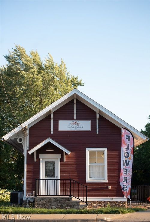 4202 Portage St Nw, North Canton, OH, 44720-7328 | Card Image