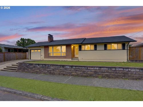 321 Ne 108th Pl, Portland, OR, 97220-3202 | Card Image