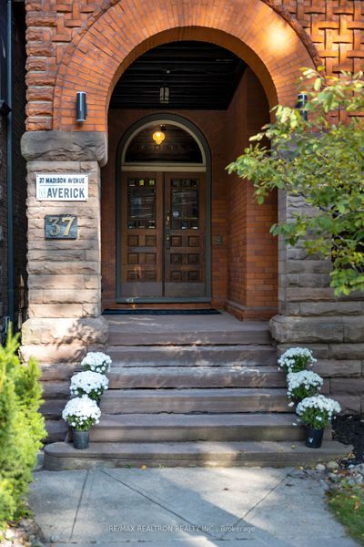 37 Madison Ave, House other with 1 bedrooms, 4 bathrooms and 8 parking in Toronto ON | Image 2