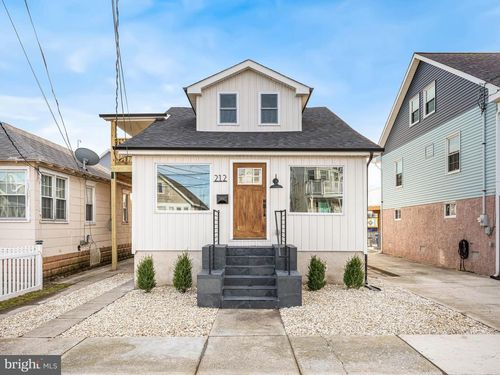 212 W 13th Ave, WILDWOOD, NJ, 08260-2708 | Card Image