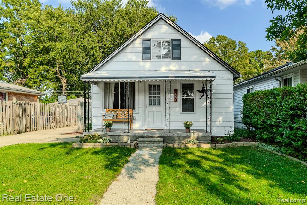 Weddell St, Dearborn Heights, MI 48125