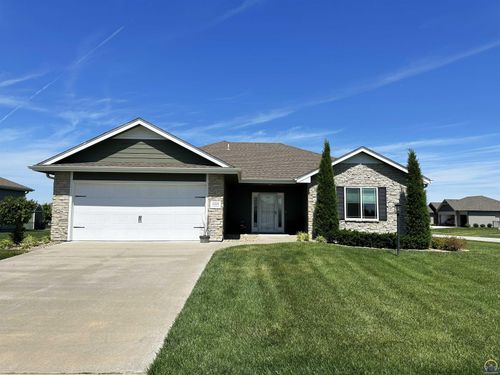 3220 Se Blackjack Cir, Topeka, KS, 66609-9474 | Card Image