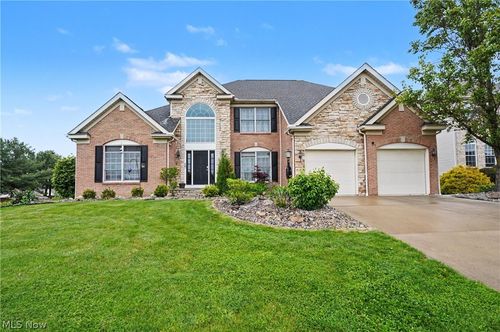 1257 Muchney Cir, Akron, OH, 44312-5939 | Card Image