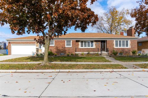 8153 Racine Rd, Warren, MI, 48093-6745 | Card Image