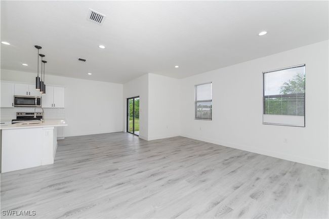 8304 Lena Ct, House other with 3 bedrooms, 2 bathrooms and null parking in LABELLE FL | Image 8