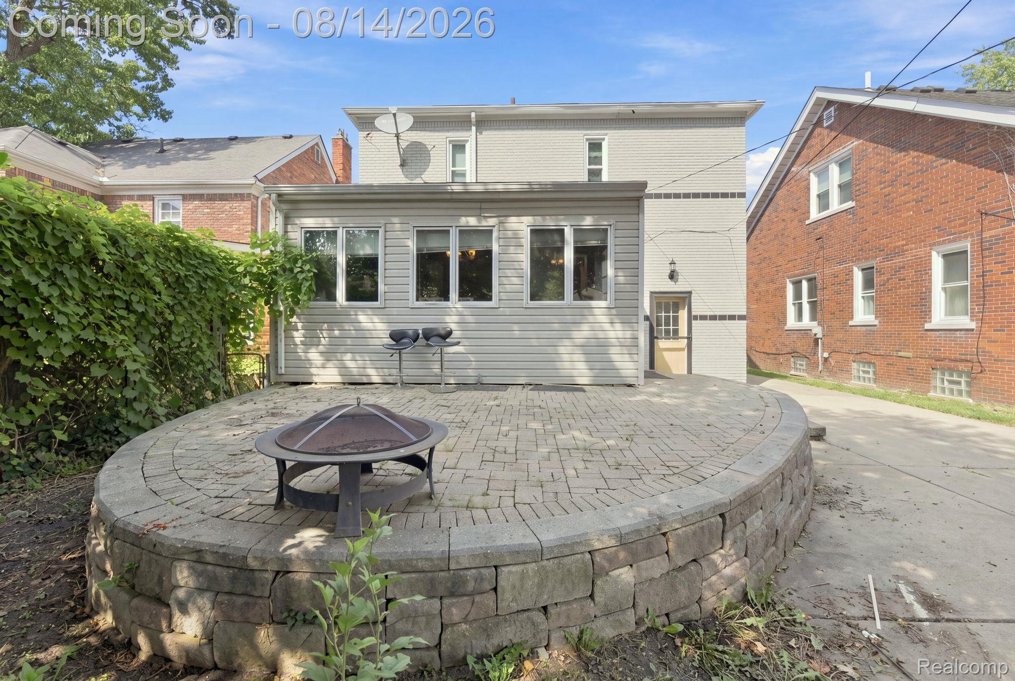 Residential in Grosse Pointe Farms 3