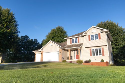 100 Barkley Cir W, Cannon Falls, MN, 55009-1246 | Card Image