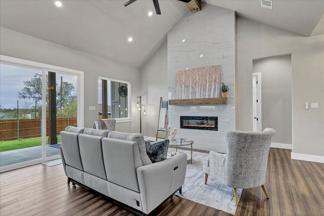 500 Highview Ct, House other with 3 bedrooms, 2 bathrooms and null parking in Godley TX | Image 11