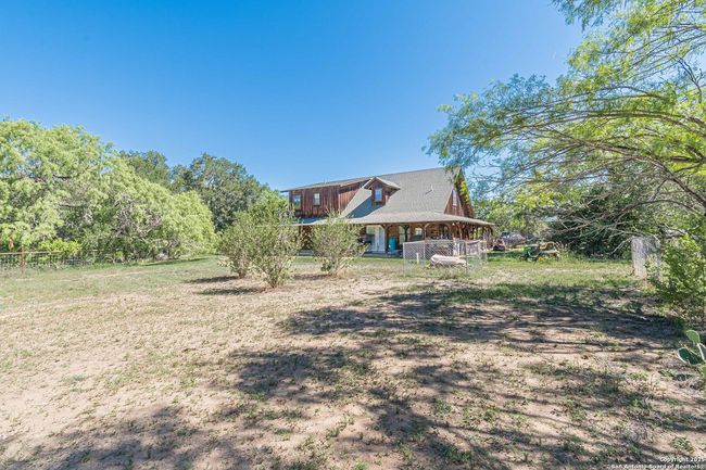 120 Dickerson Rd, House other with 3 bedrooms, 2 bathrooms and null parking in Bigfoot TX | Image 39
