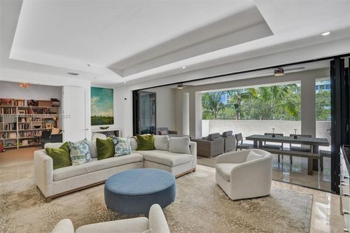unit-204-718 Valencia Ave, Coral Gables, FL, 33134-5651 | Card Image