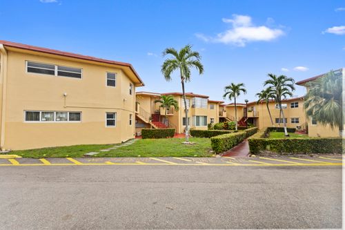 134-18630 Ne 18th Avenue, Miami, FL, 33179 | Card Image
