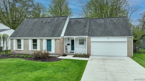 49 Chestnut Hill Ln, Amherst, NY, 14221-1701 | Card Image