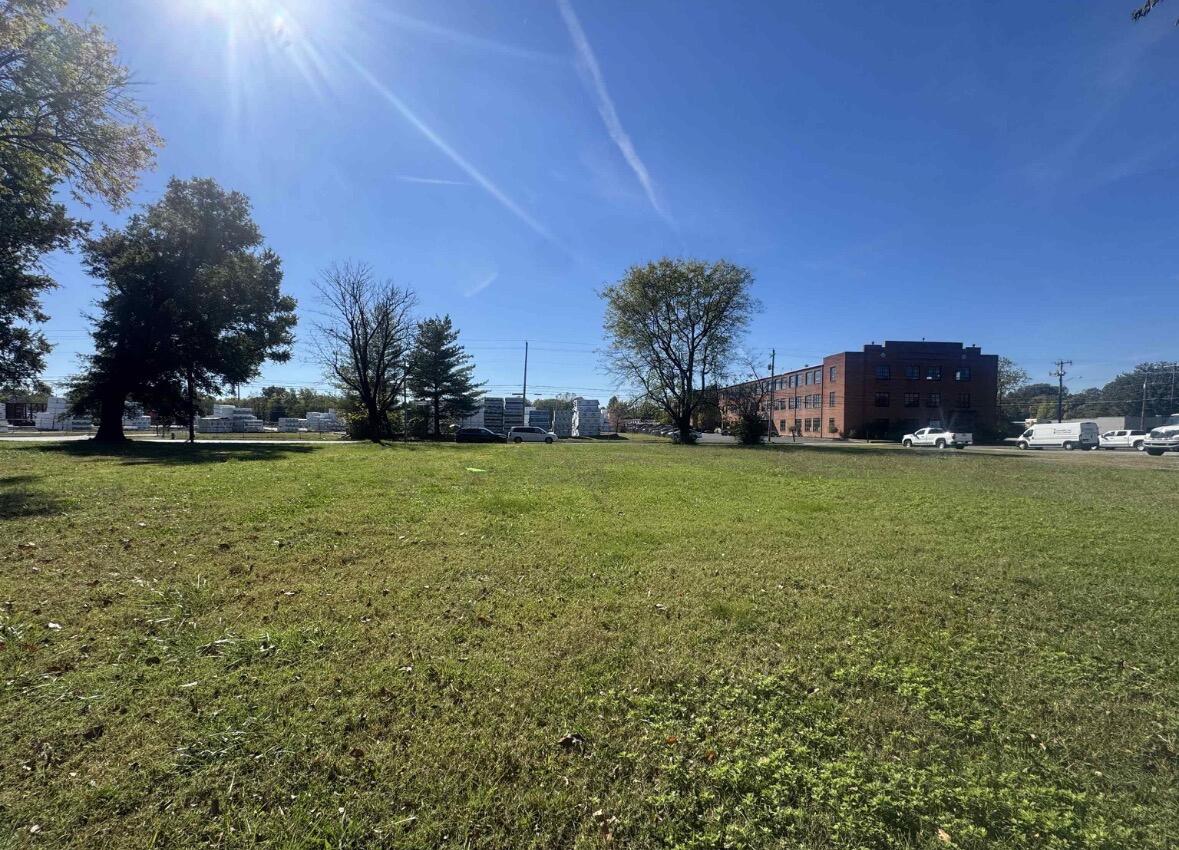 Land in Paducah 3