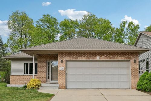 738 8th St, Prairie Du Sac, WI, 53578-1003 | Card Image