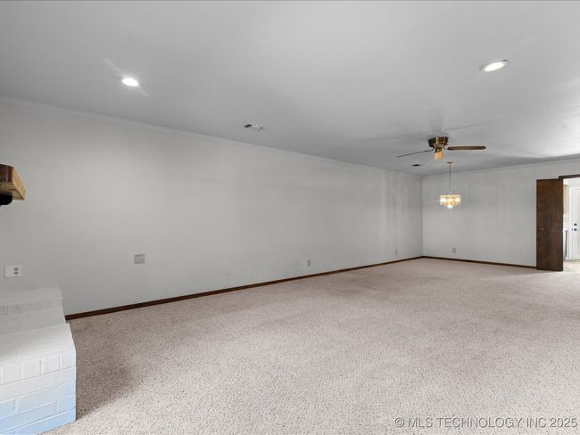 38 - 38 Se Shadow Lake Dr, Condo with 2 bedrooms, 2 bathrooms and null parking in Bartlesville OK | Image 5