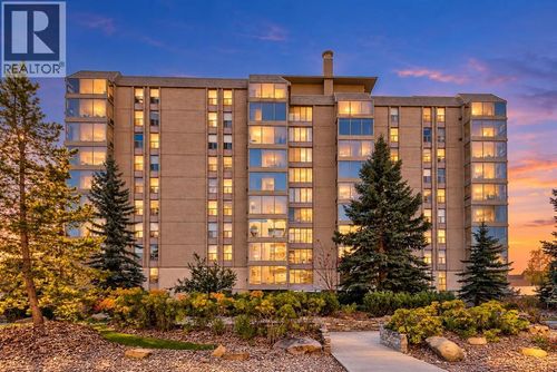 4555 Varsity Lane Nw, Calgary, AB, T3A2V6 | Card Image