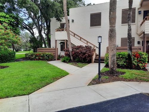 137-137 Pineneedle Dr, BRADENTON, FL, 34210-4617 | Card Image